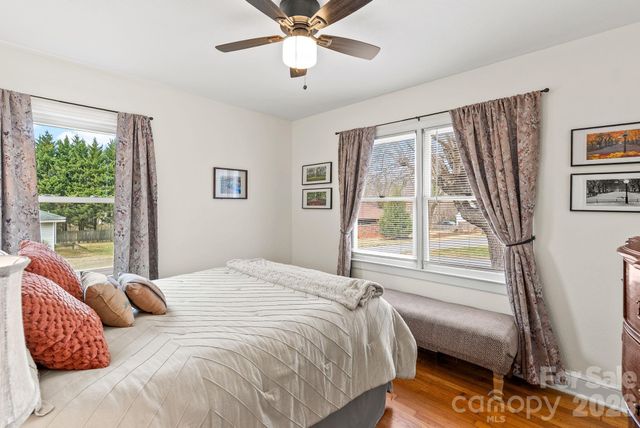 90 Pine Circle, Black Mountain, NC 28711