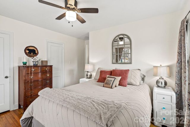 90 Pine Circle, Black Mountain, NC 28711