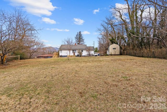 90 Pine Circle, Black Mountain, NC 28711