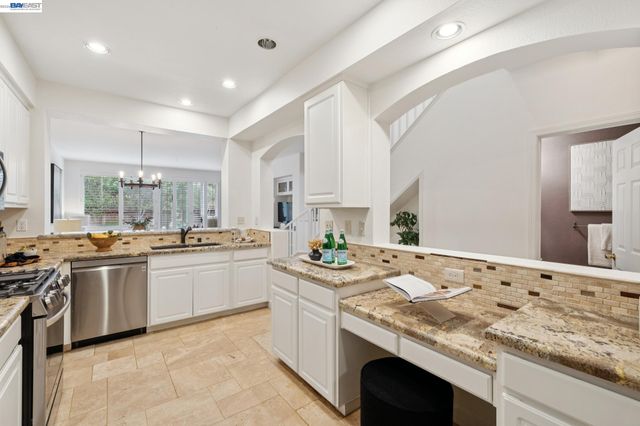 23158 Canyon Terrace Dr, Castro Valley, CA 94552