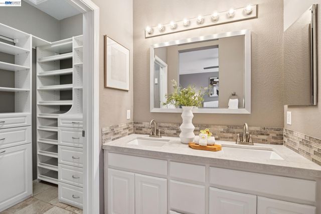 23158 Canyon Terrace Dr, Castro Valley, CA 94552