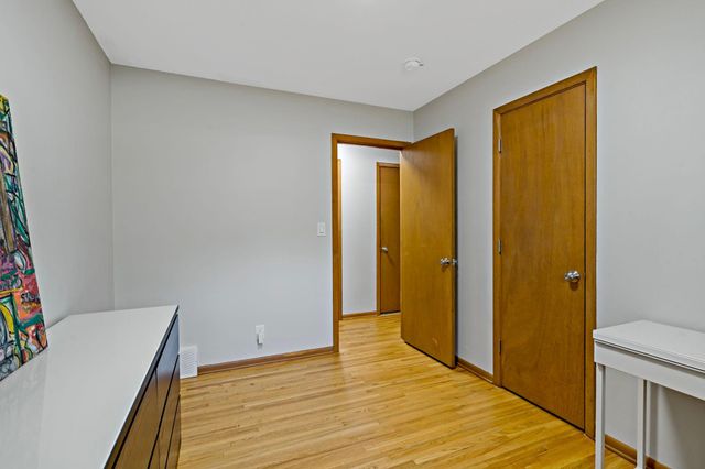 4724 Oregon Avenue N, New Hope, MN 55428