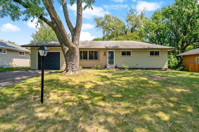 4724 Oregon Avenue N, New Hope, MN 55428