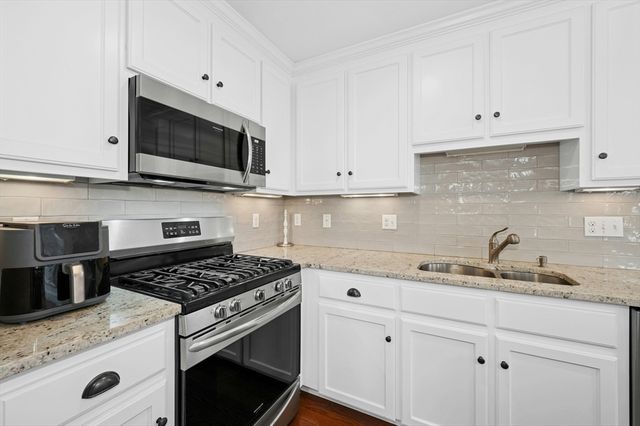 82 Pleasant Street 82, Medfield, MA 02052