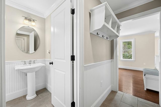 82 Pleasant Street 82, Medfield, MA 02052