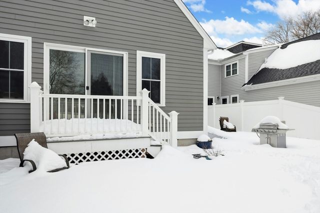 82 Pleasant Street 82, Medfield, MA 02052