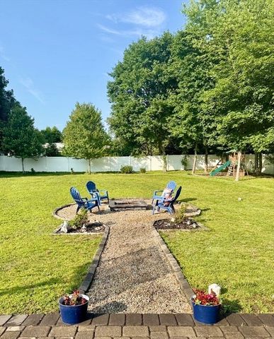 82 Pleasant Street 82, Medfield, MA 02052