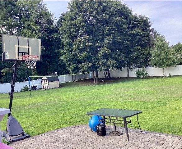 82 Pleasant Street 82, Medfield, MA 02052