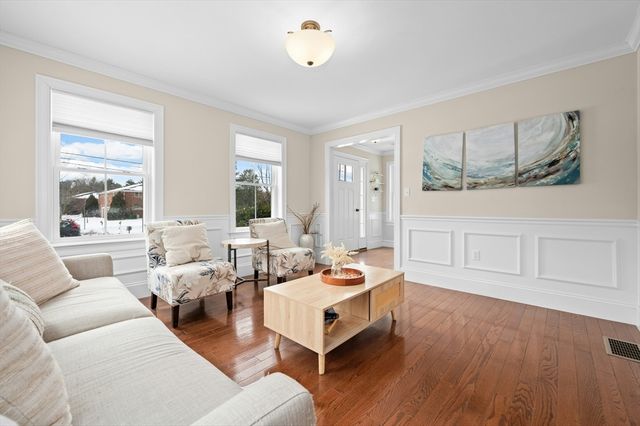 82 Pleasant Street 82, Medfield, MA 02052