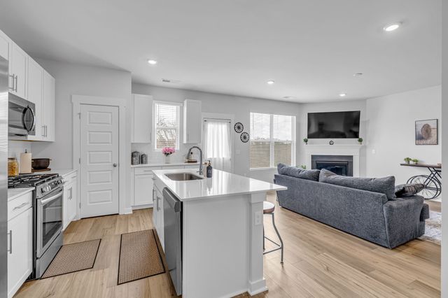 565 Lyness Dr, Smyrna, TN 37167