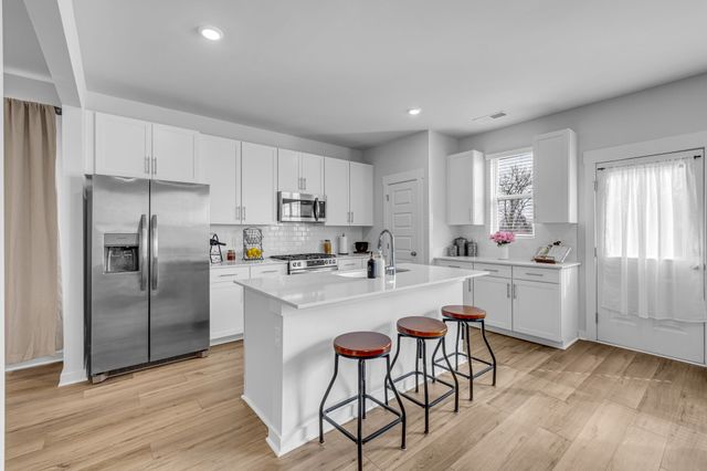 565 Lyness Dr, Smyrna, TN 37167