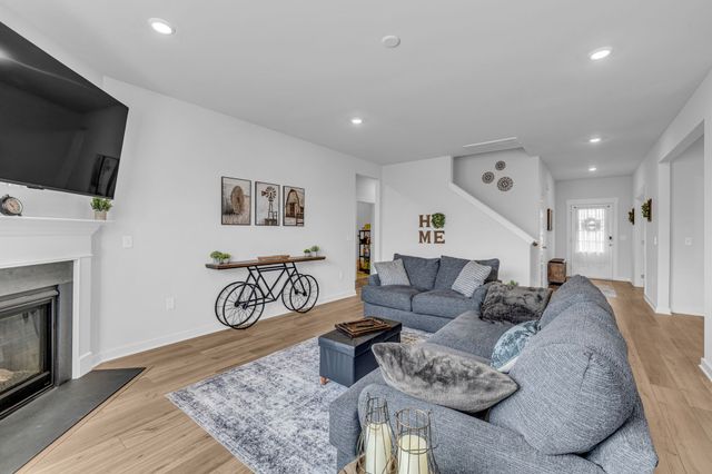 565 Lyness Dr, Smyrna, TN 37167