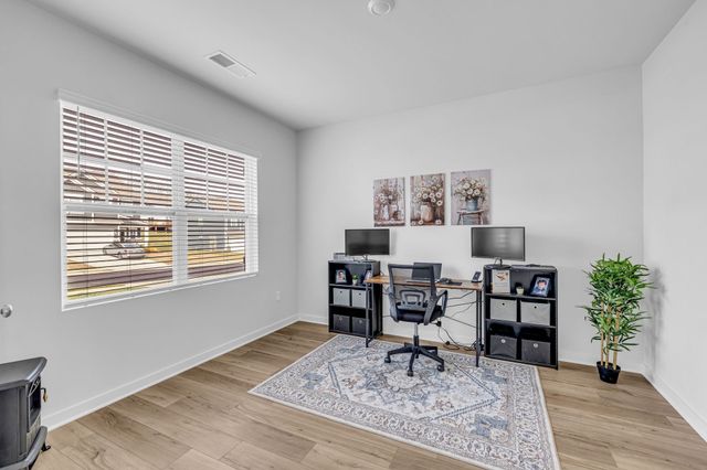 565 Lyness Dr, Smyrna, TN 37167