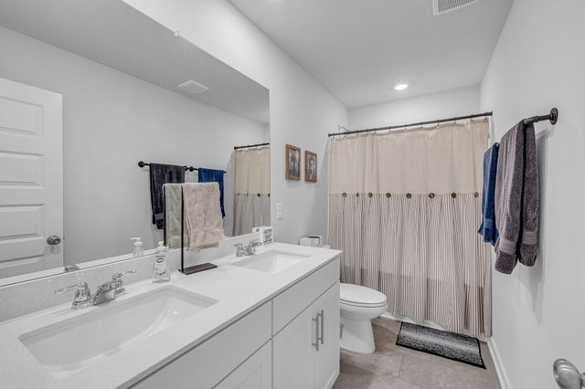 565 Lyness Dr, Smyrna, TN 37167