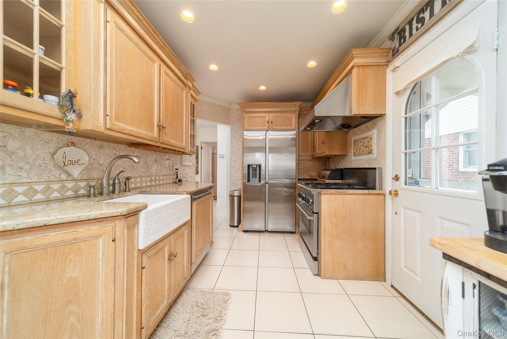 145-67 5th Avenue, Whitestone, NY 11357 — photo 3