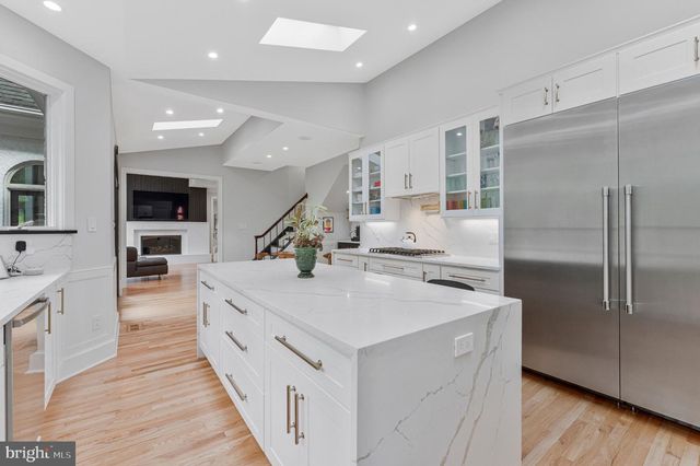 310 SPRINGVALE RD, Great Falls, VA 22066