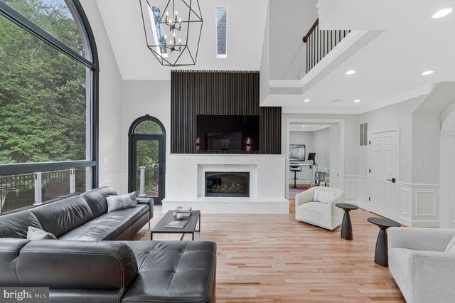 310 SPRINGVALE RD, Great Falls, VA 22066