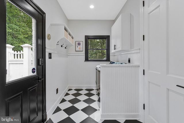 310 SPRINGVALE RD, Great Falls, VA 22066
