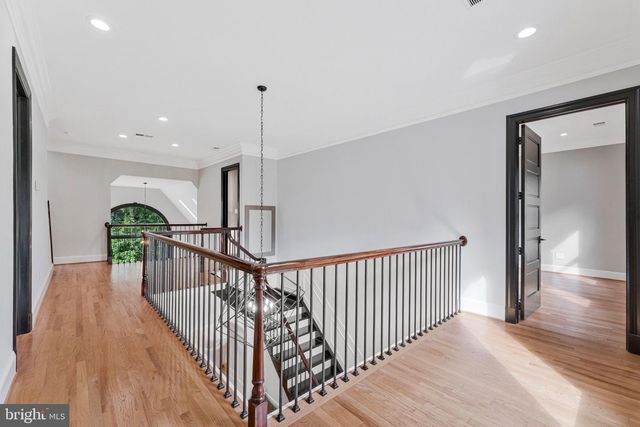 310 SPRINGVALE RD, Great Falls, VA 22066