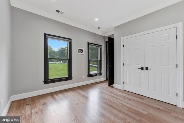 310 SPRINGVALE RD, Great Falls, VA 22066