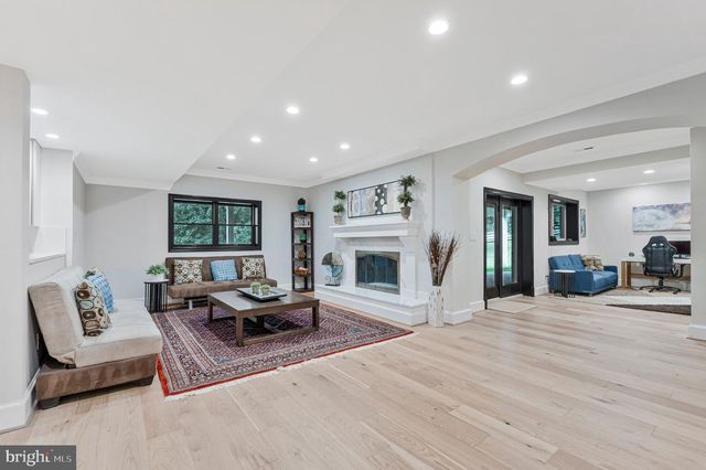 310 SPRINGVALE RD, Great Falls, VA 22066