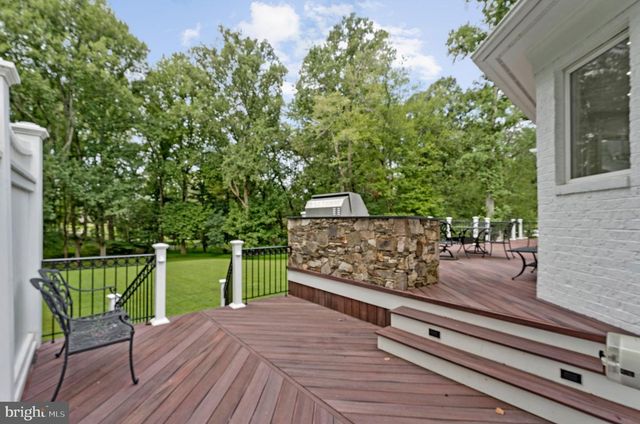 310 SPRINGVALE RD, Great Falls, VA 22066