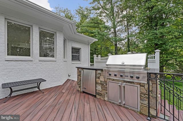 310 SPRINGVALE RD, Great Falls, VA 22066