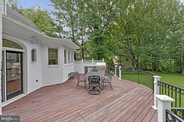 310 SPRINGVALE RD, Great Falls, VA 22066