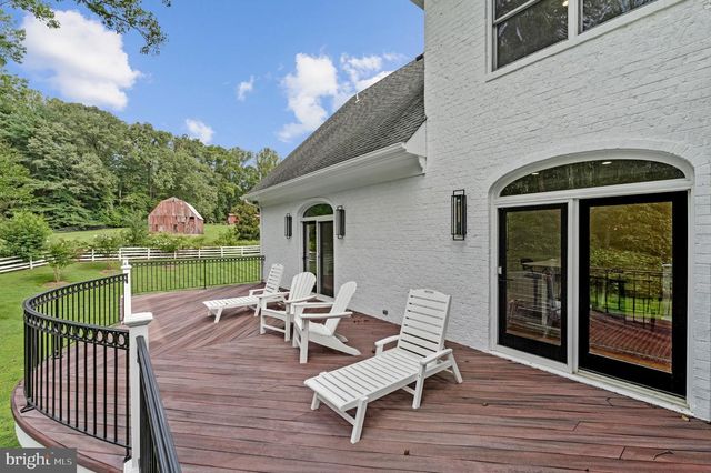 310 SPRINGVALE RD, Great Falls, VA 22066