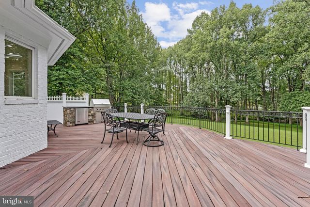 310 SPRINGVALE RD, Great Falls, VA 22066