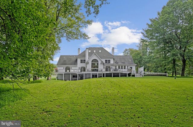 310 SPRINGVALE RD, Great Falls, VA 22066