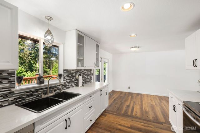 2102 SW 322nd Street, Federal Way, WA 98023