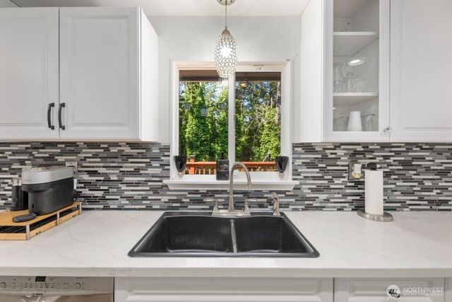 2102 SW 322nd Street, Federal Way, WA 98023