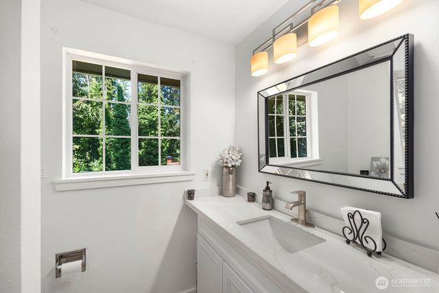 2102 SW 322nd Street, Federal Way, WA 98023