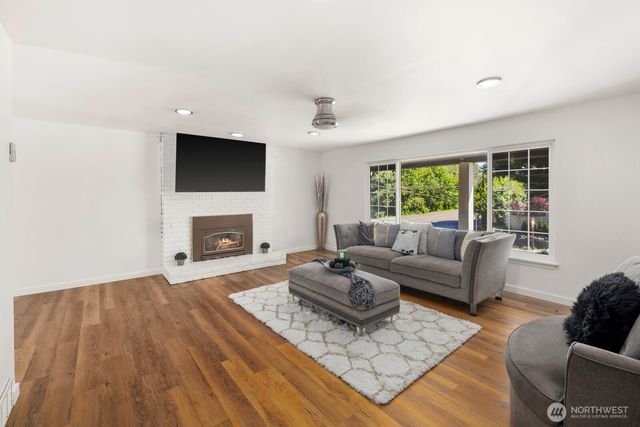 2102 SW 322nd Street, Federal Way, WA 98023