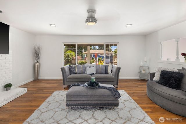 2102 SW 322nd Street, Federal Way, WA 98023