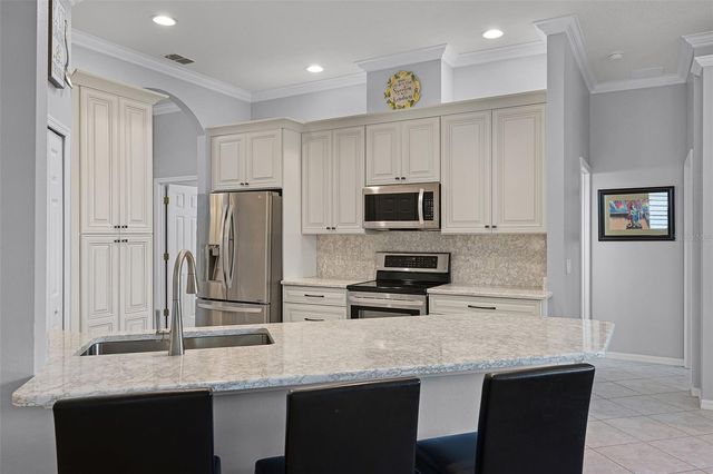 1124 HIDDEN BLUFF, Clermont, FL 34711