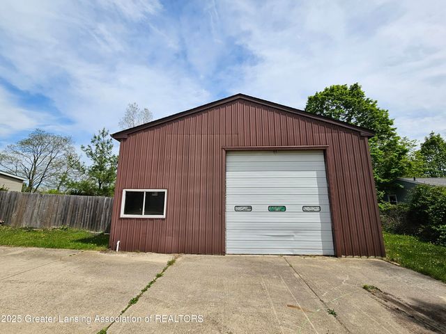 6815 Aurelius Road, Lansing, MI 48911