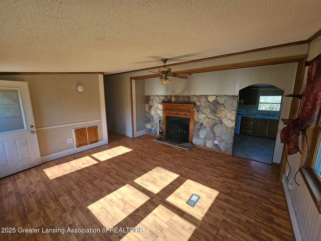 6815 Aurelius Road, Lansing, MI 48911