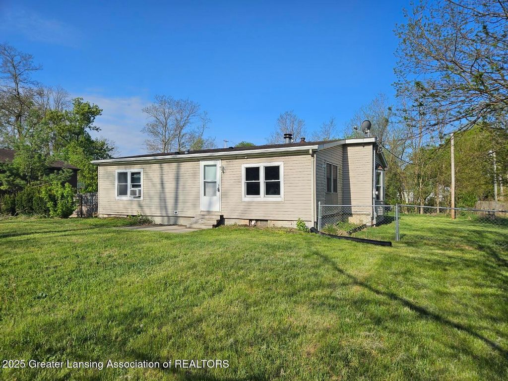 6815 Aurelius Road, Lansing, MI 48911