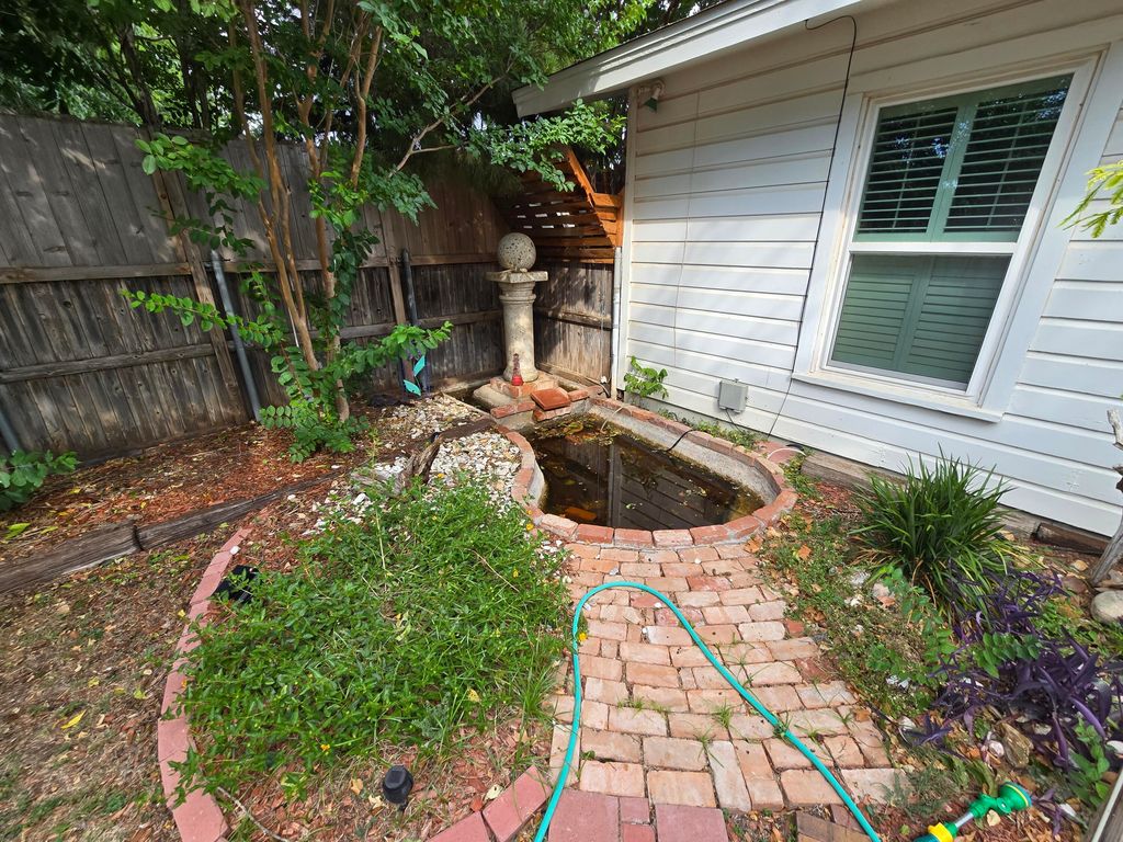 Image 12 of property listing at 2516 W Beauregard Avenue, San Angelo, TX 76901