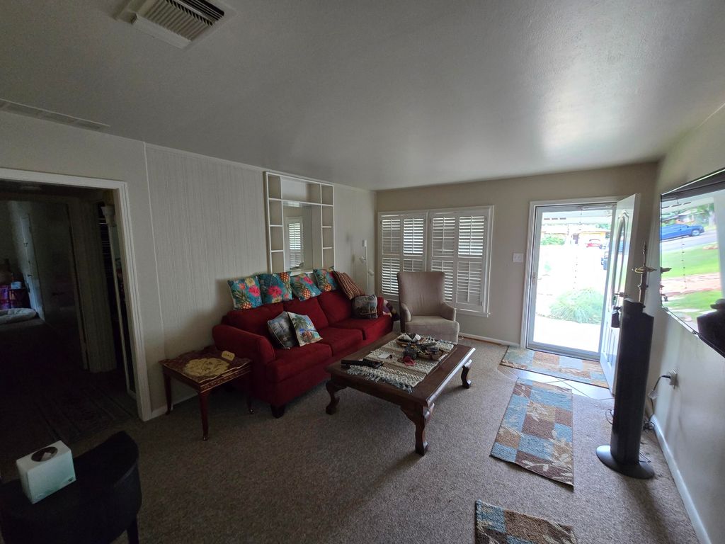 Image 2 of property listing at 2516 W Beauregard Avenue, San Angelo, TX 76901