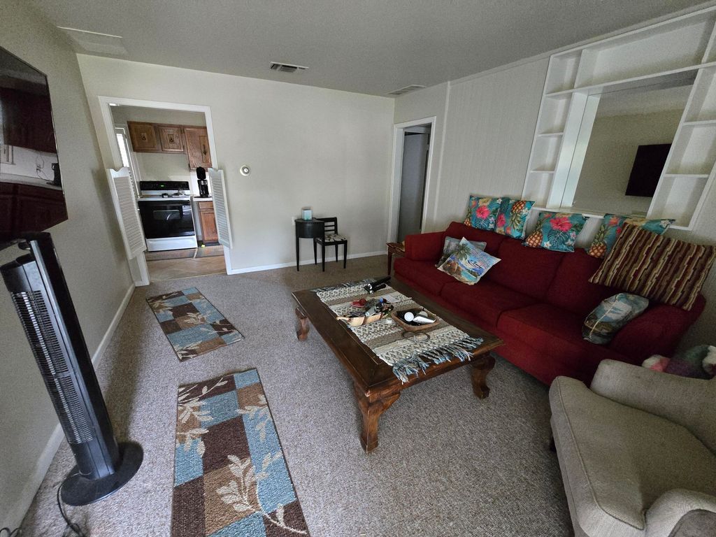 Image 3 of property listing at 2516 W Beauregard Avenue, San Angelo, TX 76901