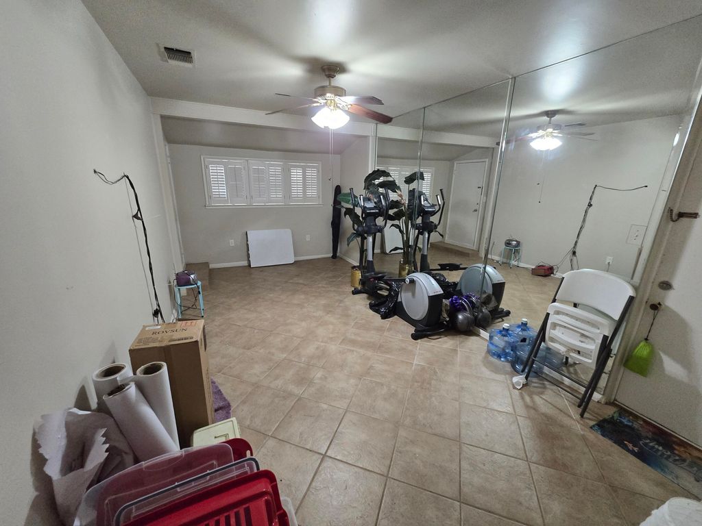 Image 8 of property listing at 2516 W Beauregard Avenue, San Angelo, TX 76901