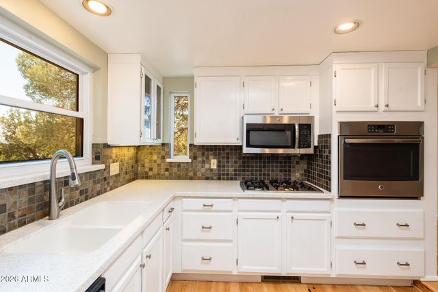 25 BUENA VISTA Lane, Sedona, AZ 86336