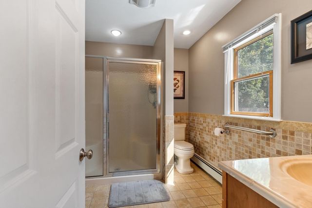 102 Narragansett Rd, Quincy, MA 02169
