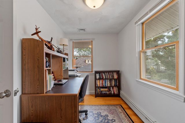 102 Narragansett Rd, Quincy, MA 02169