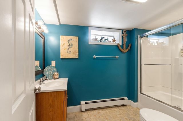102 Narragansett Rd, Quincy, MA 02169