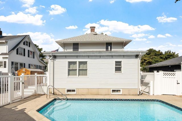 102 Narragansett Rd, Quincy, MA 02169