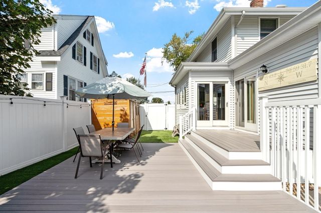 102 Narragansett Rd, Quincy, MA 02169